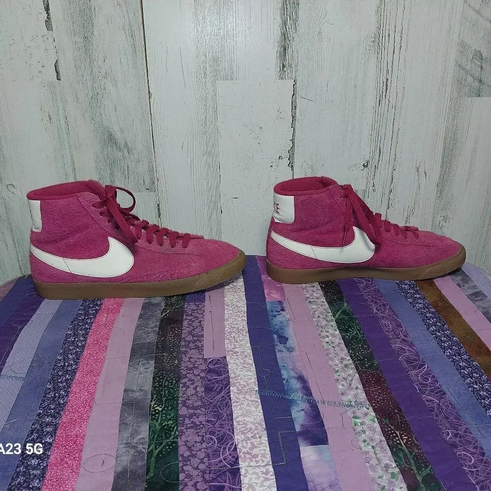 Nike 518171-614 Blazer Mid Suede Pink Size 9
